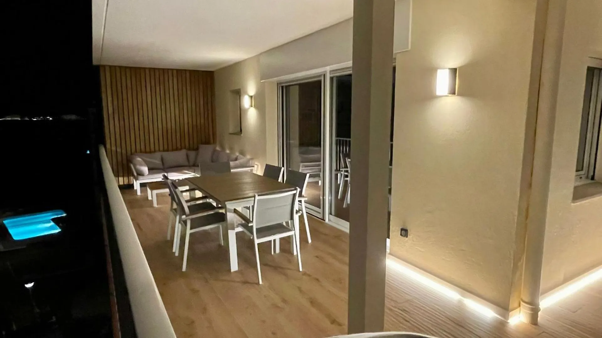 רוזס Atico Crucero Suite Vip 0*,