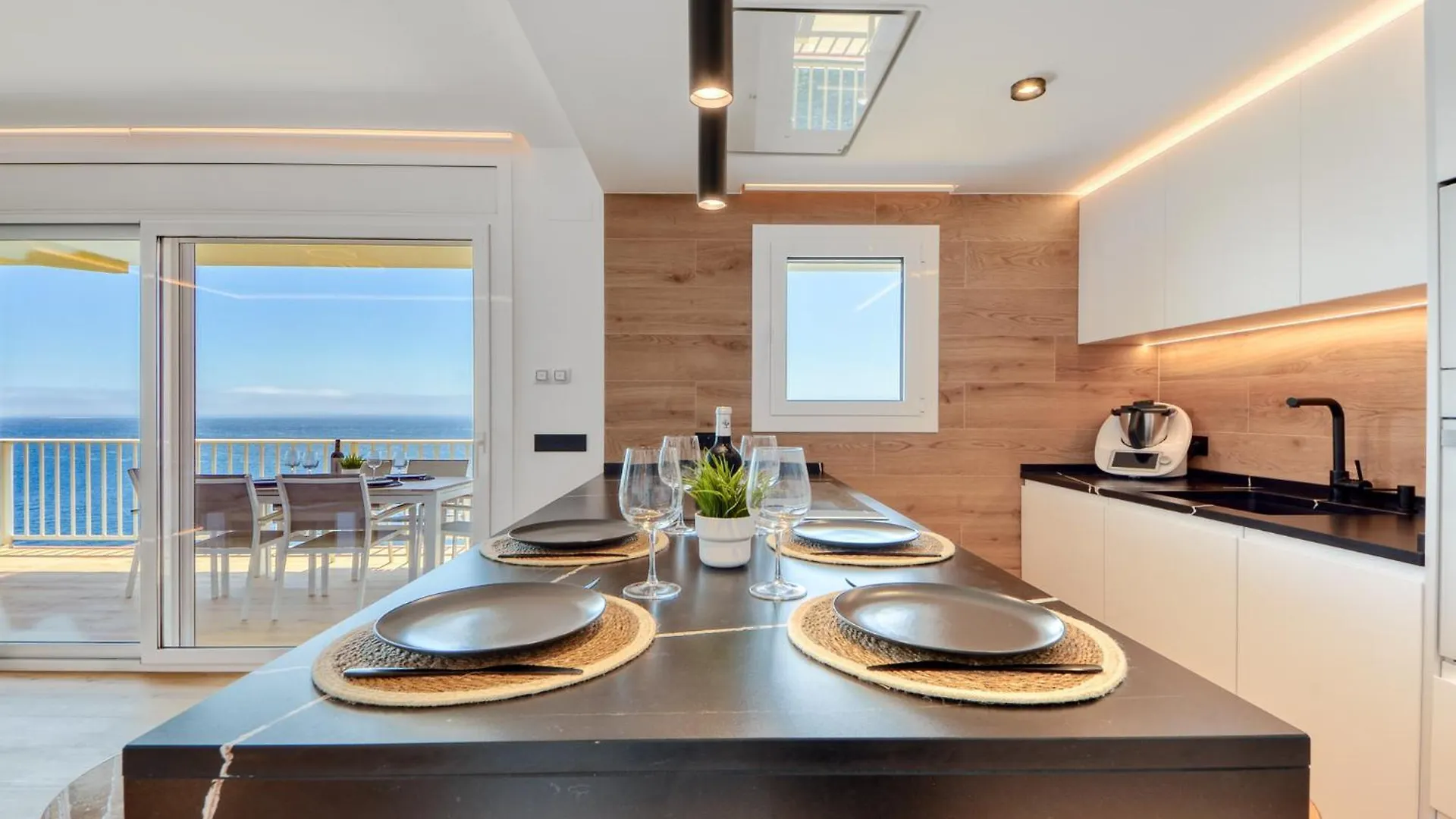רוזס Atico Crucero Suite Vip 0*,
